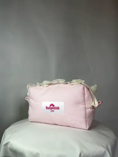 La Curieuse-Nid d’Abeilles